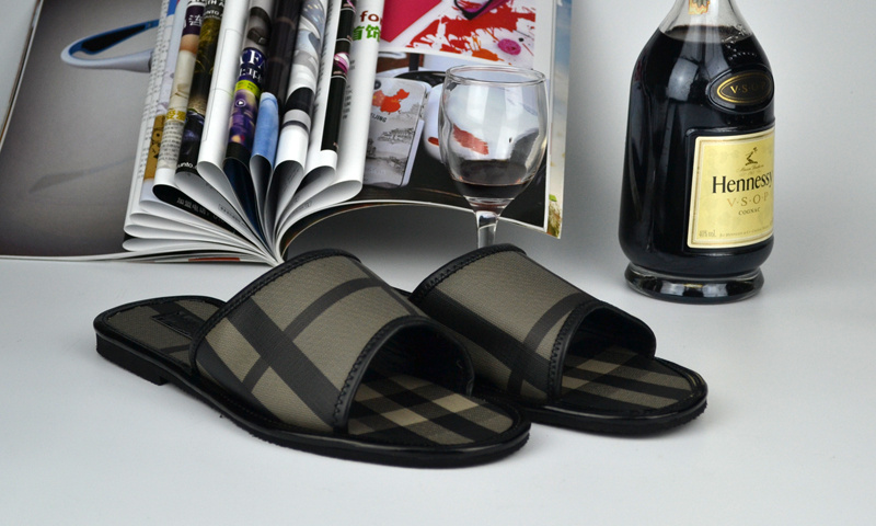 2017 Burbry slippers man 38-46-081